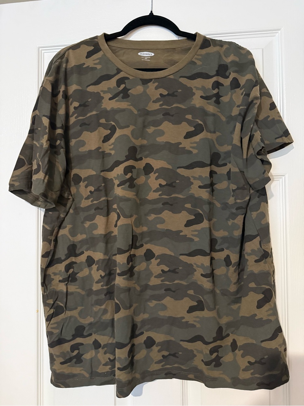 Old Navy Men's Olive & Dark Green Camo Tee
